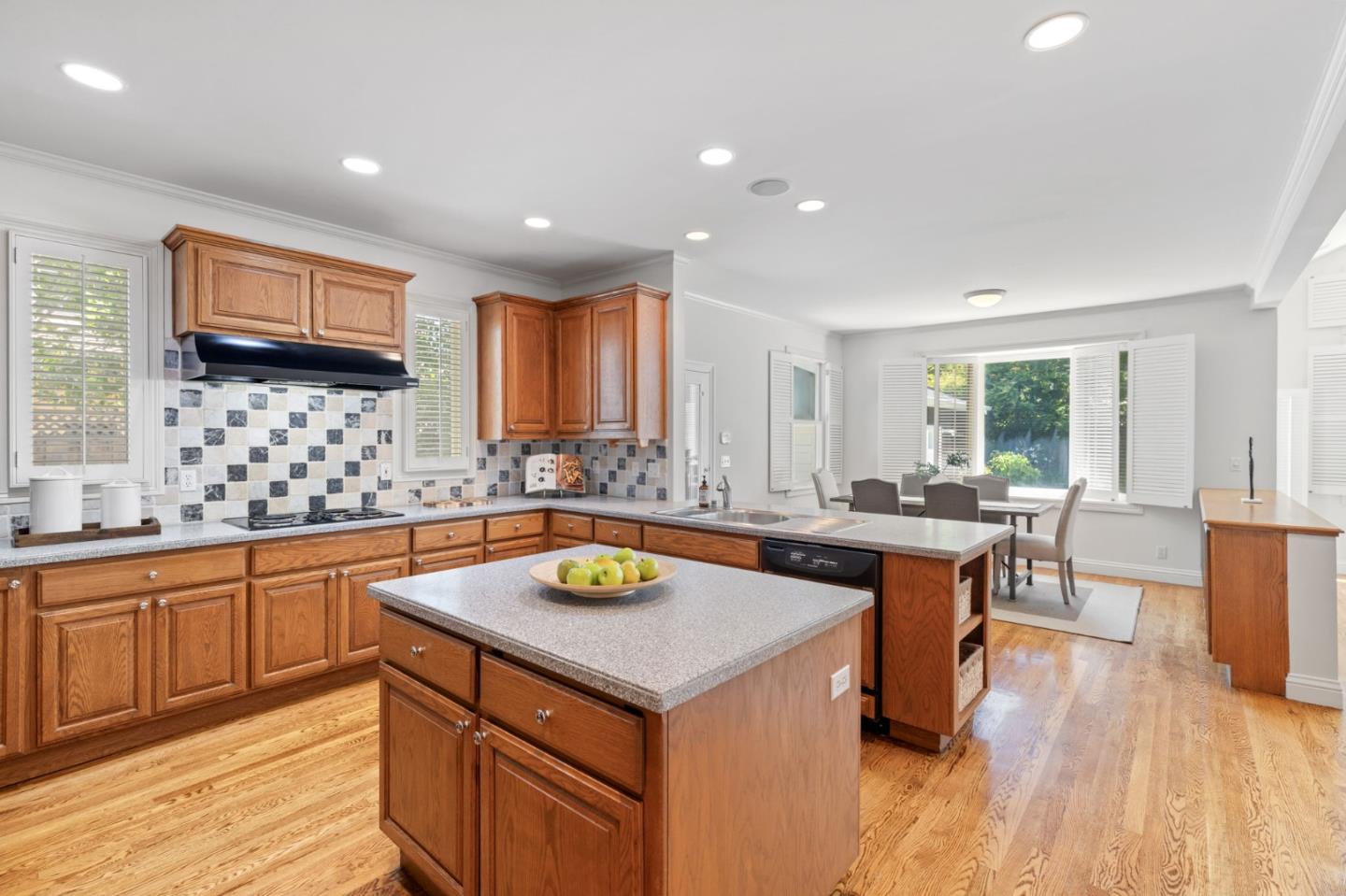 120 Gloria CIR