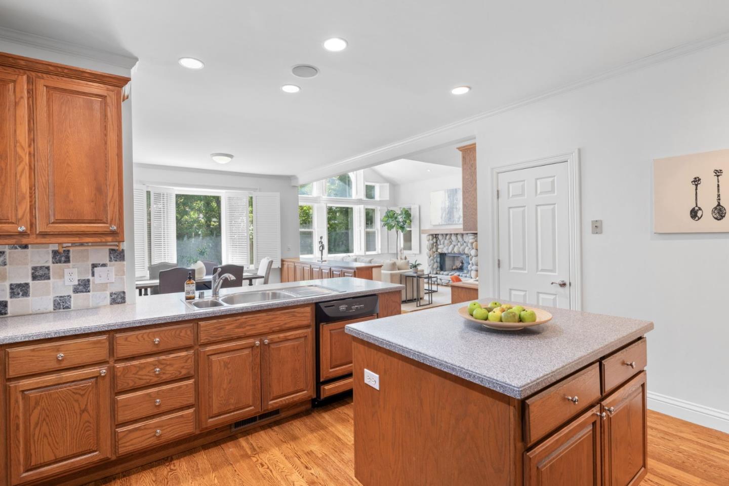 120 Gloria CIR
