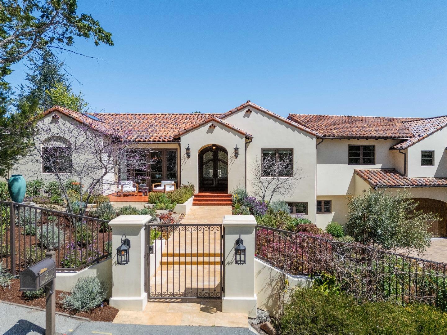 25 Searsville Court