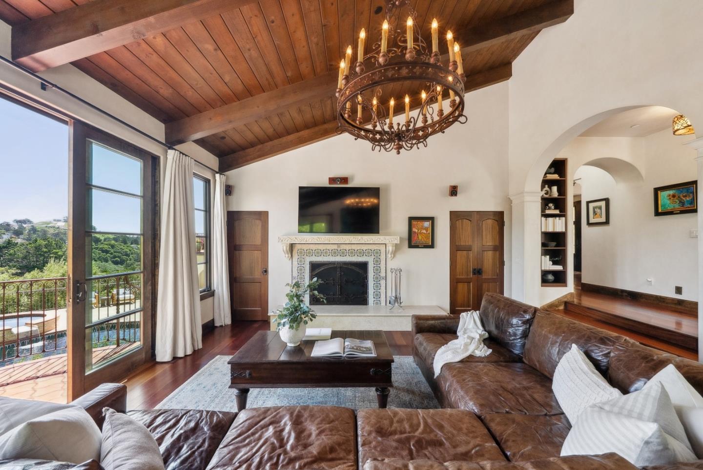 25 Searsville Court
