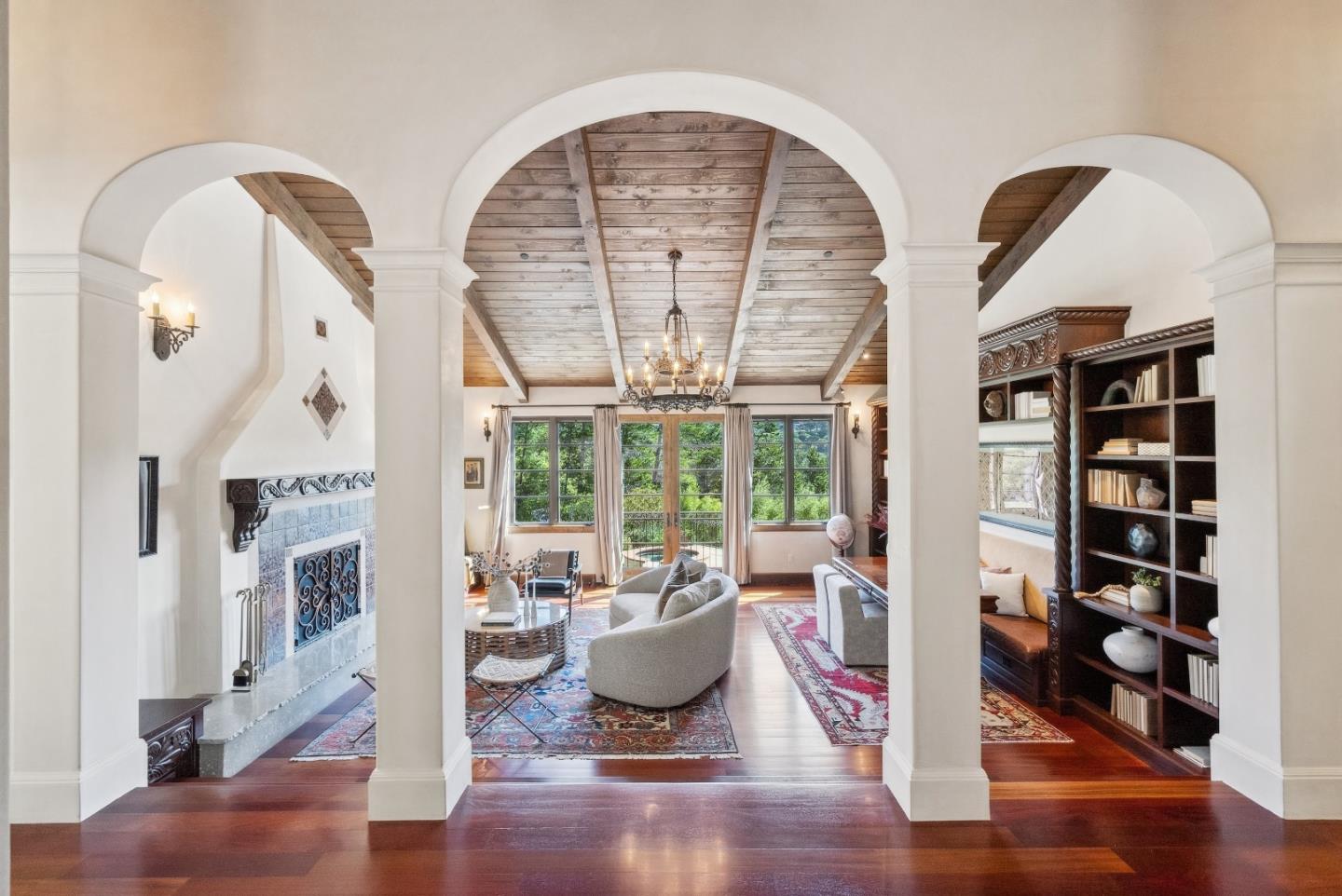 25 Searsville Court