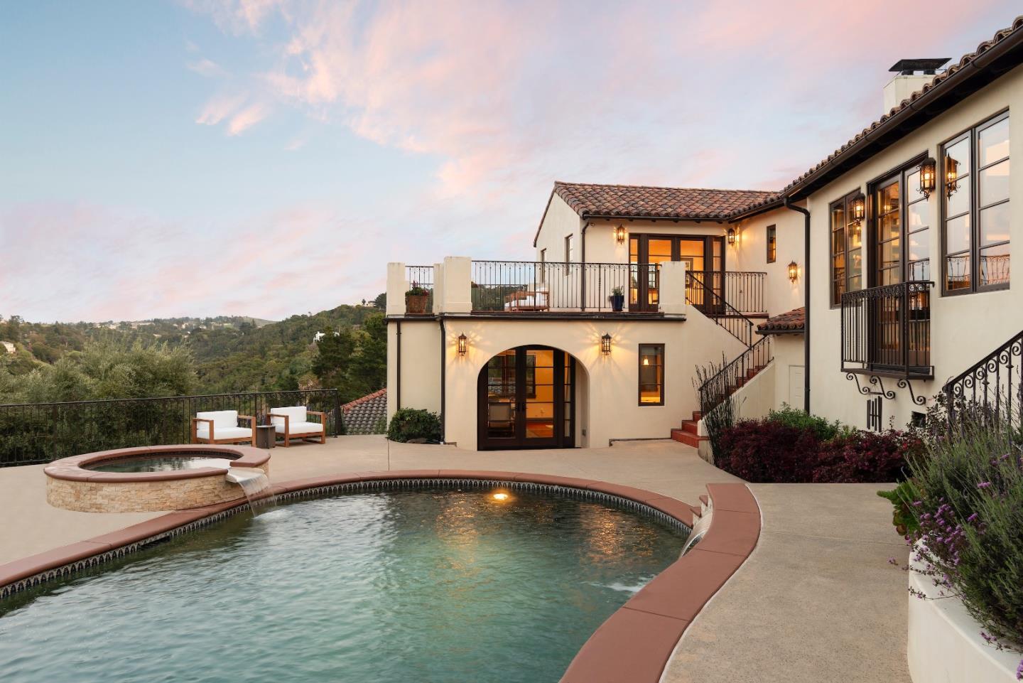 25 Searsville Court