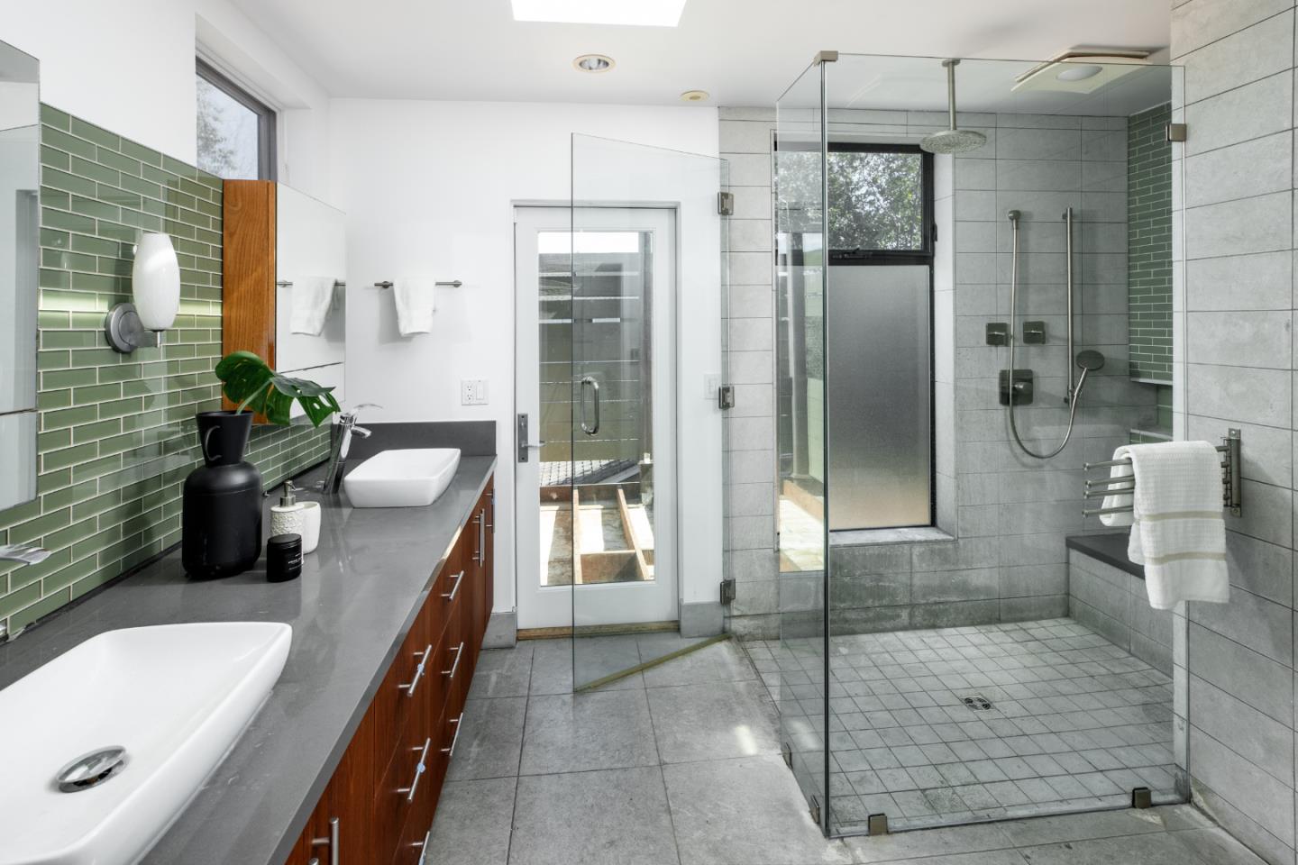 2161 Valparaiso Avenue