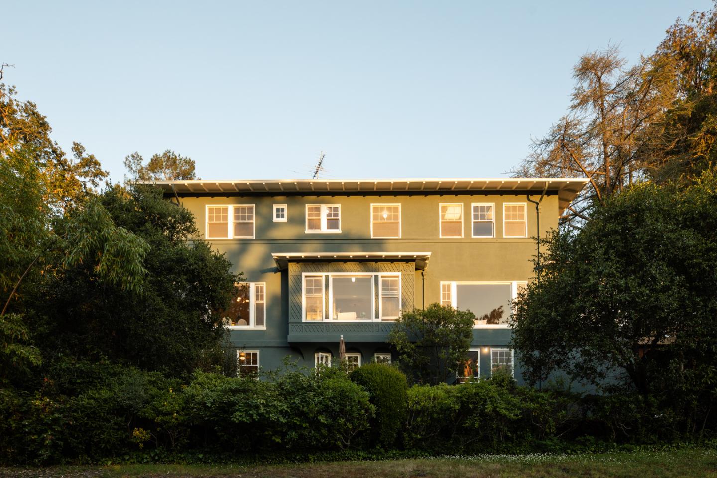 746 Santa Ynez Street
