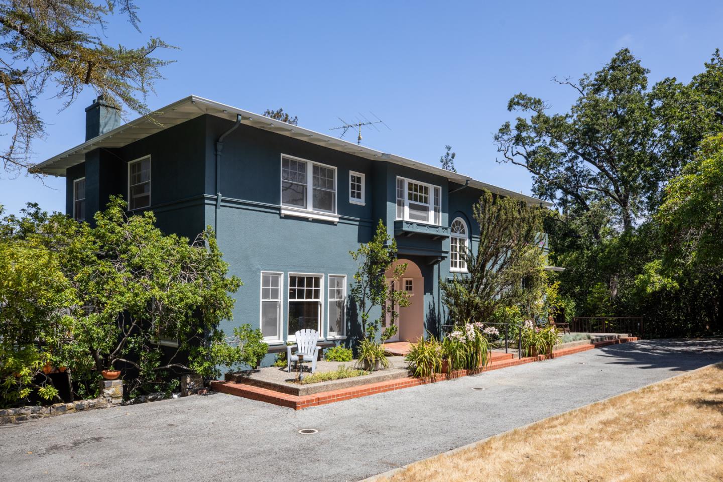 746 Santa Ynez Street