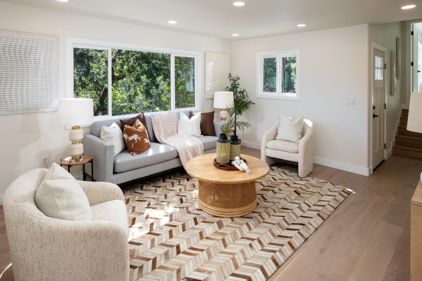 220 Canyon DR
