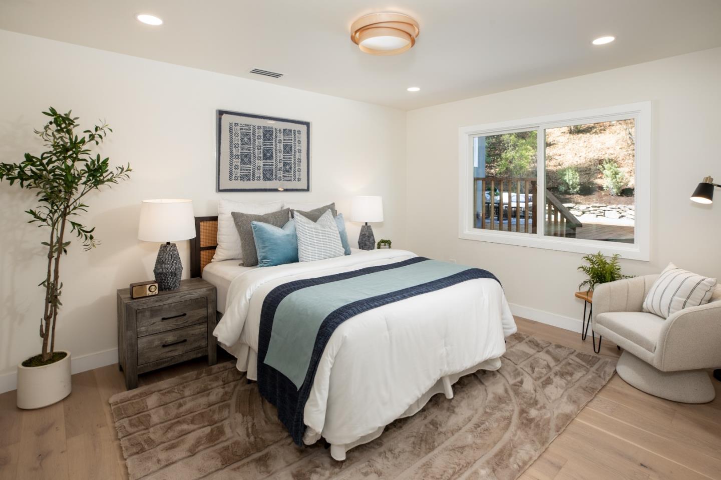 220 Canyon DR