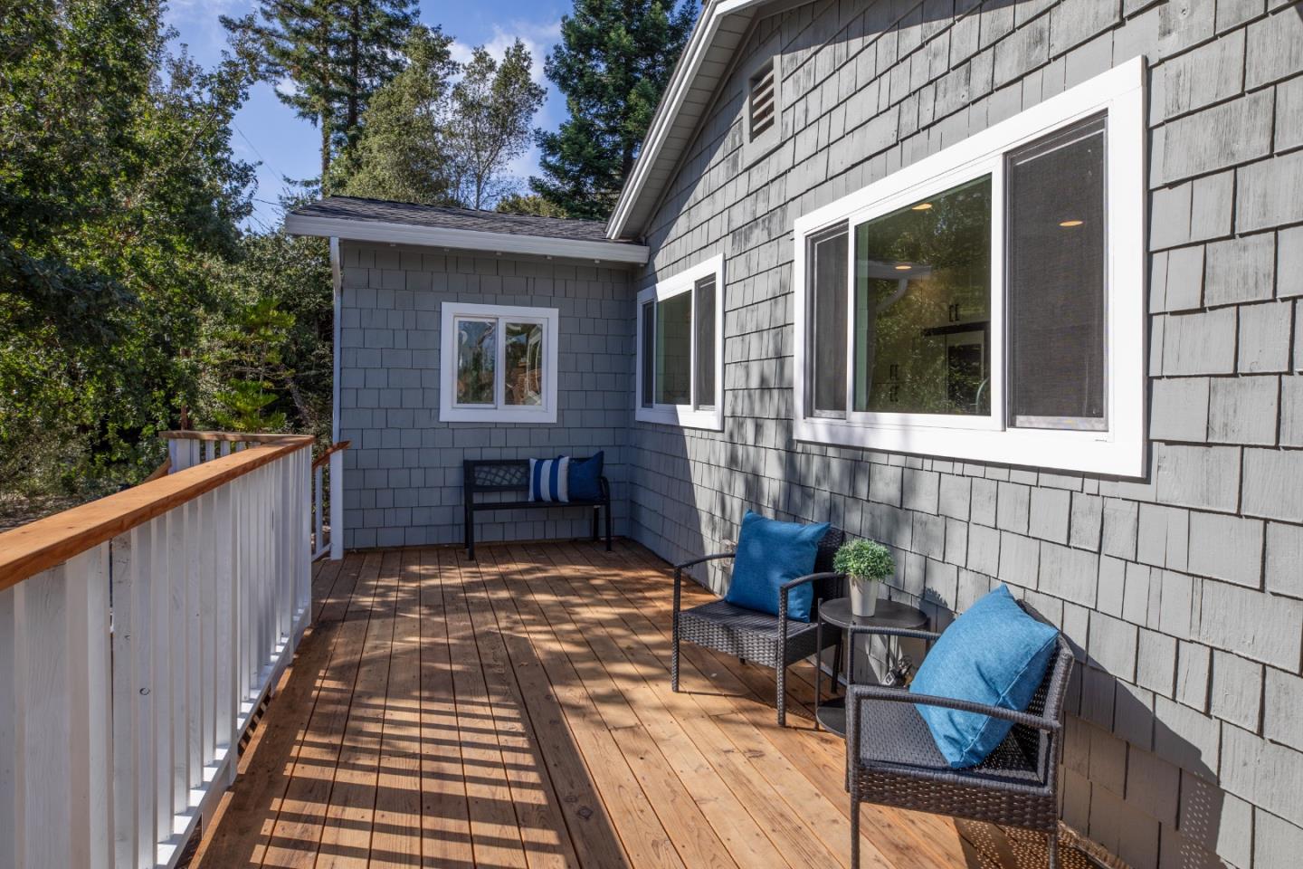 220 Canyon DR
