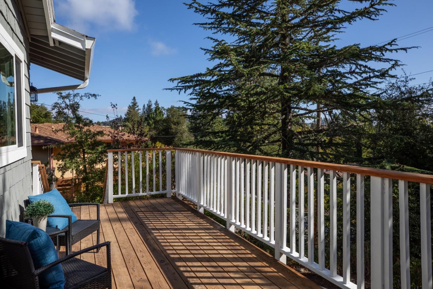 220 Canyon DR