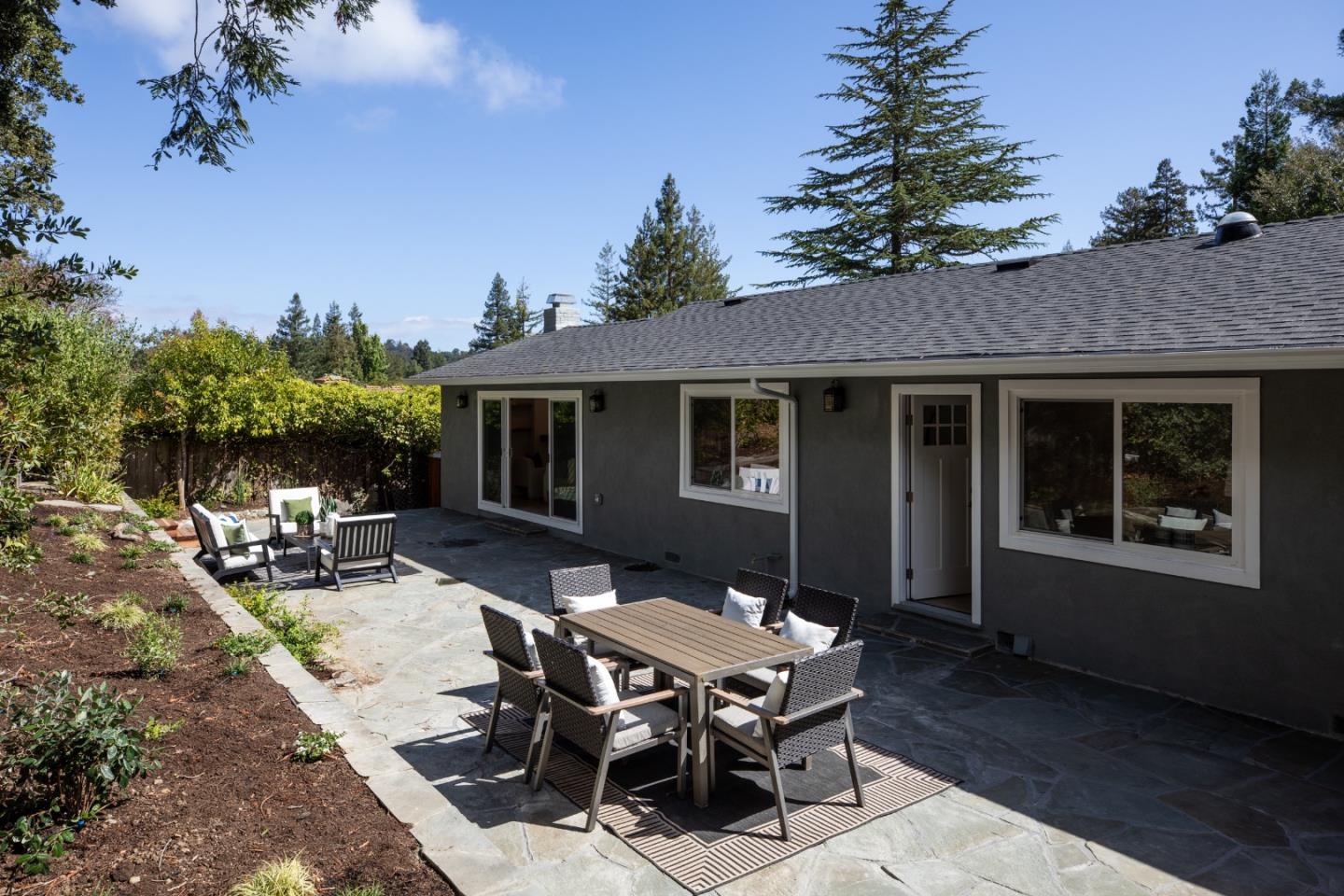 220 Canyon DR