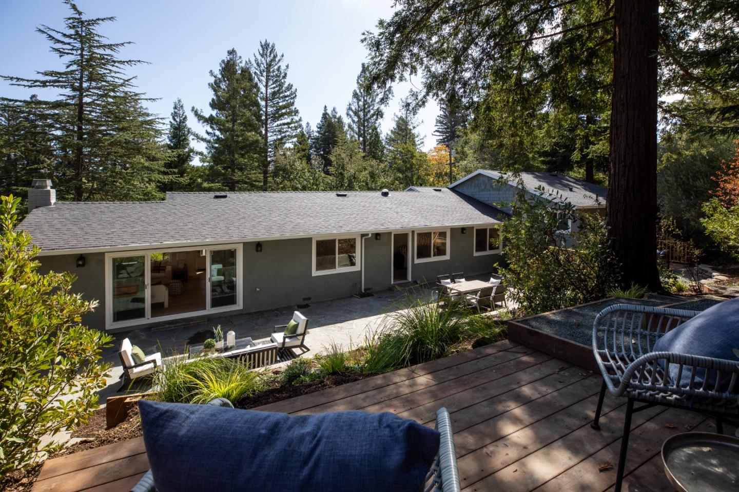 220 Canyon DR