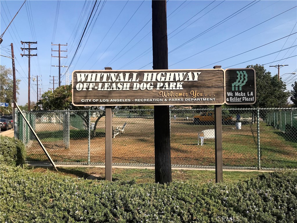 5731 1/2 Willowcrest Avenue