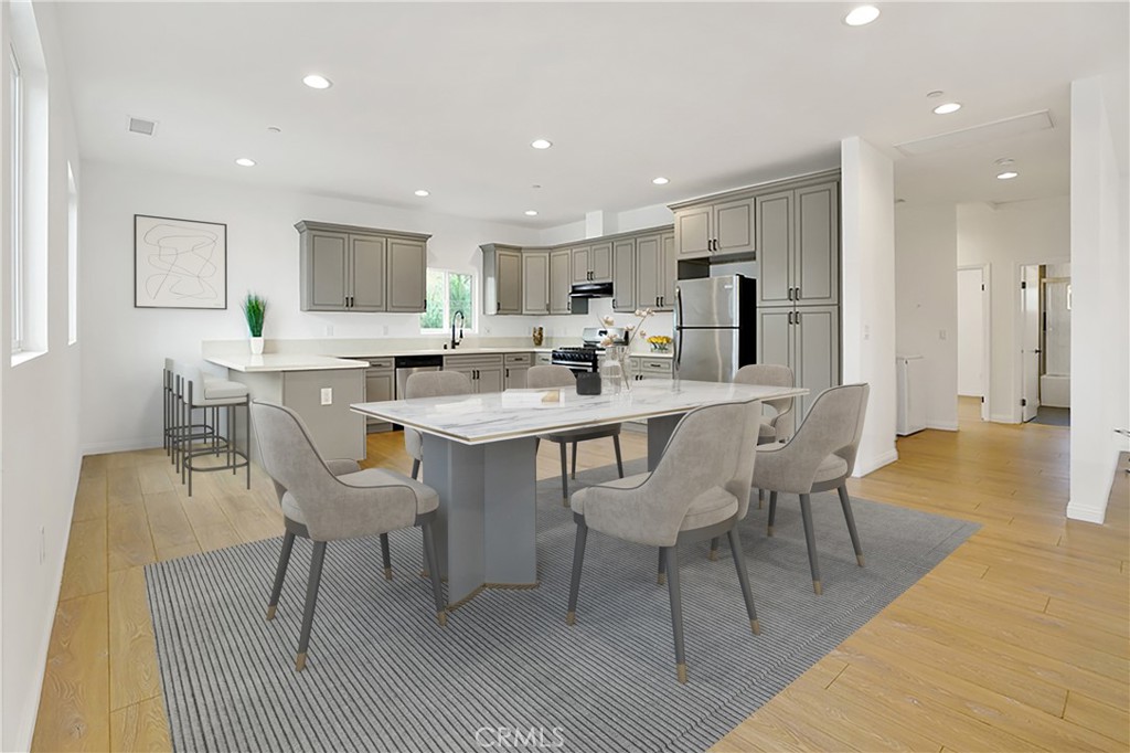 5731 1/2 Willowcrest Avenue