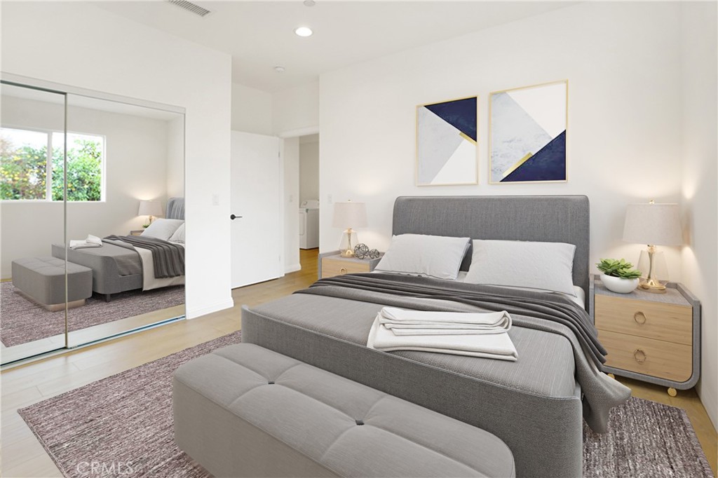 5731 1/2 Willowcrest Avenue