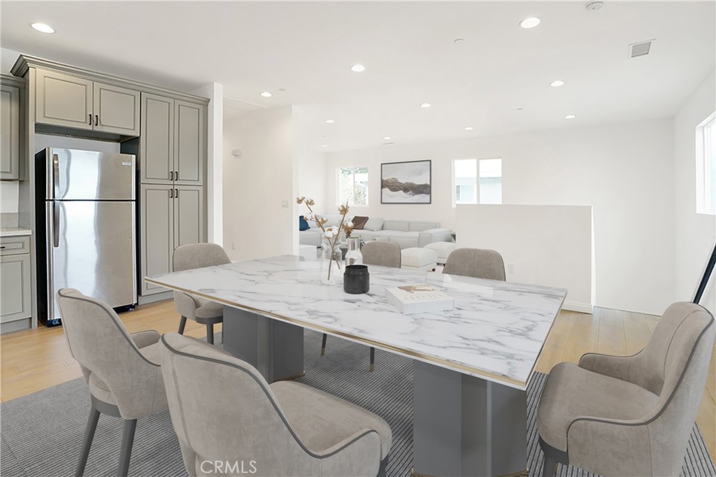 5731 1/2 Willowcrest Avenue