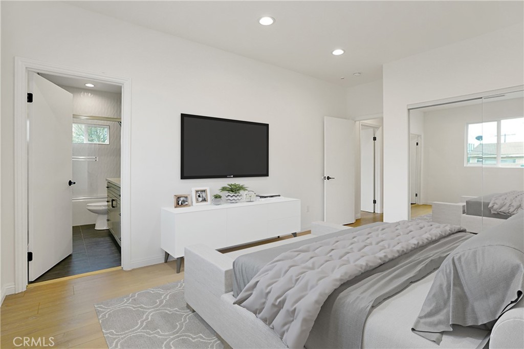 5731 1/2 Willowcrest Avenue