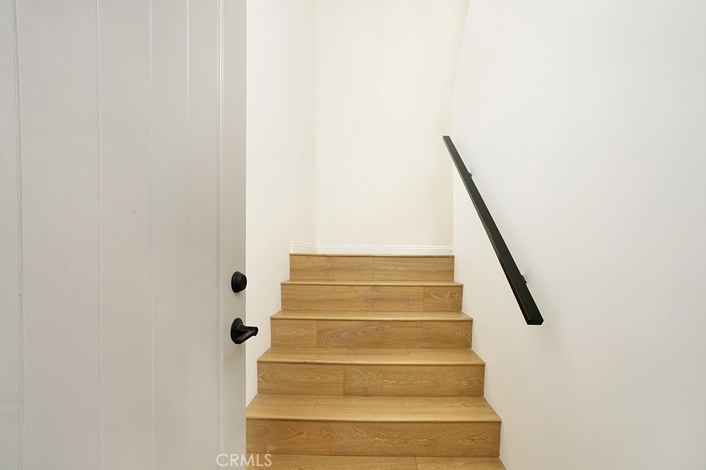 5731 1/2 Willowcrest Avenue