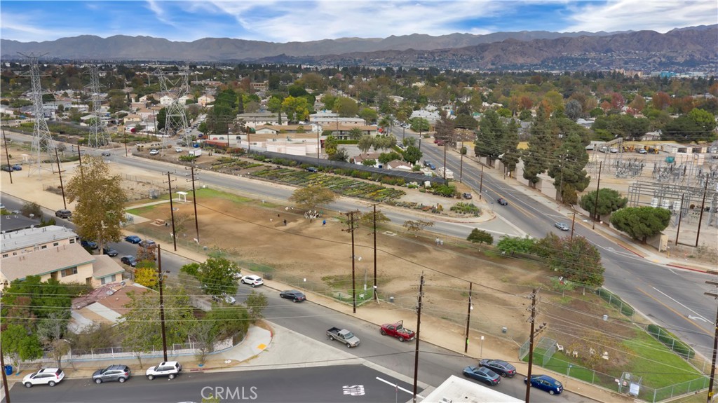 5731 1/2 Willowcrest Avenue