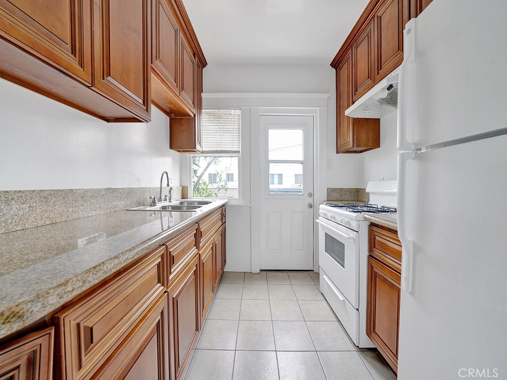 14 Esperanza Avenue 14