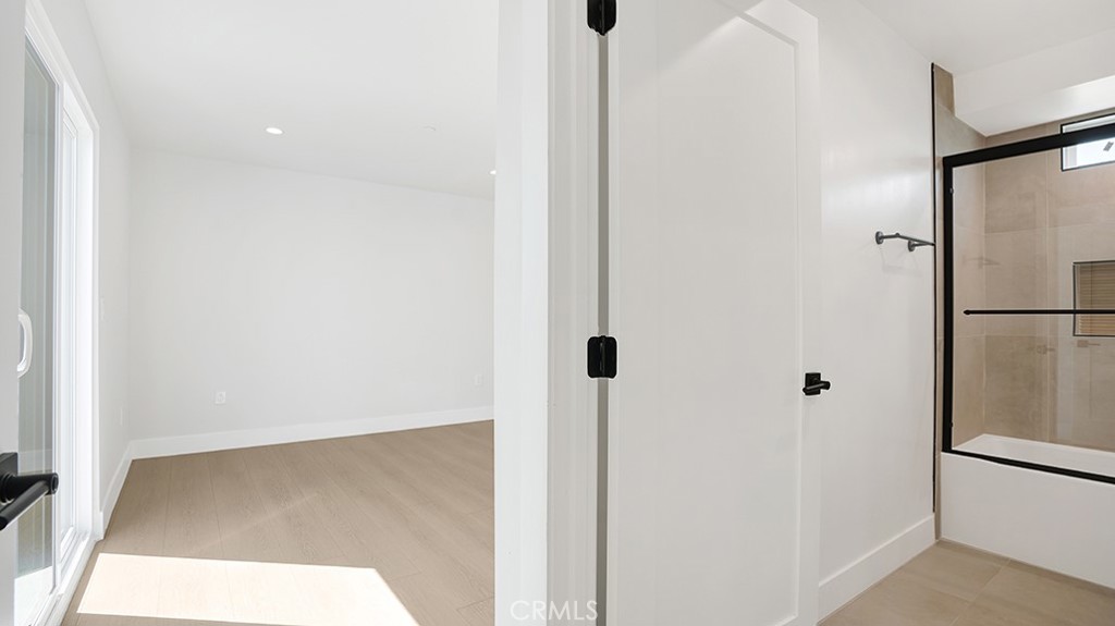 1211 N. Kingsley Drive N