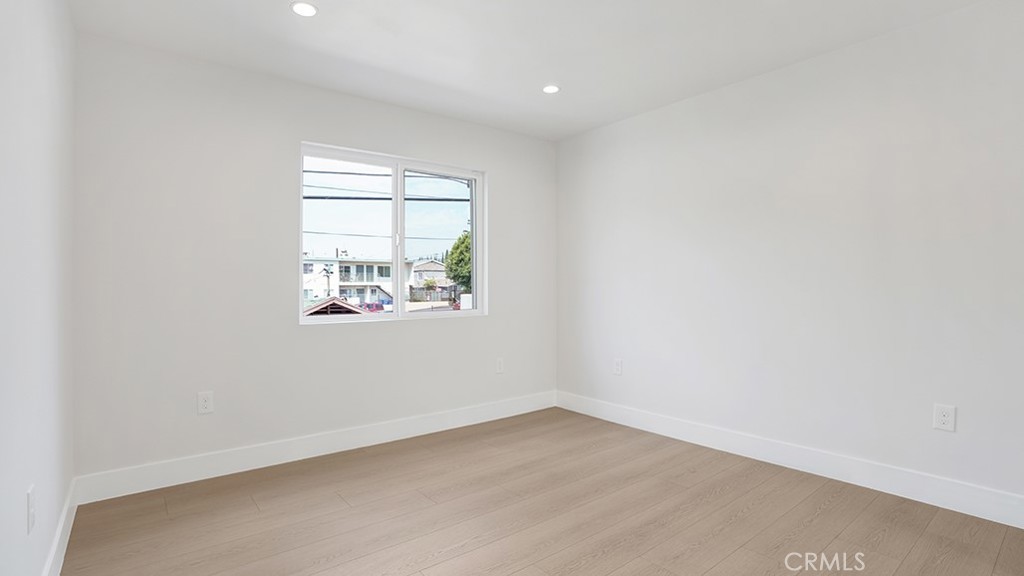 1211 N. Kingsley Drive N