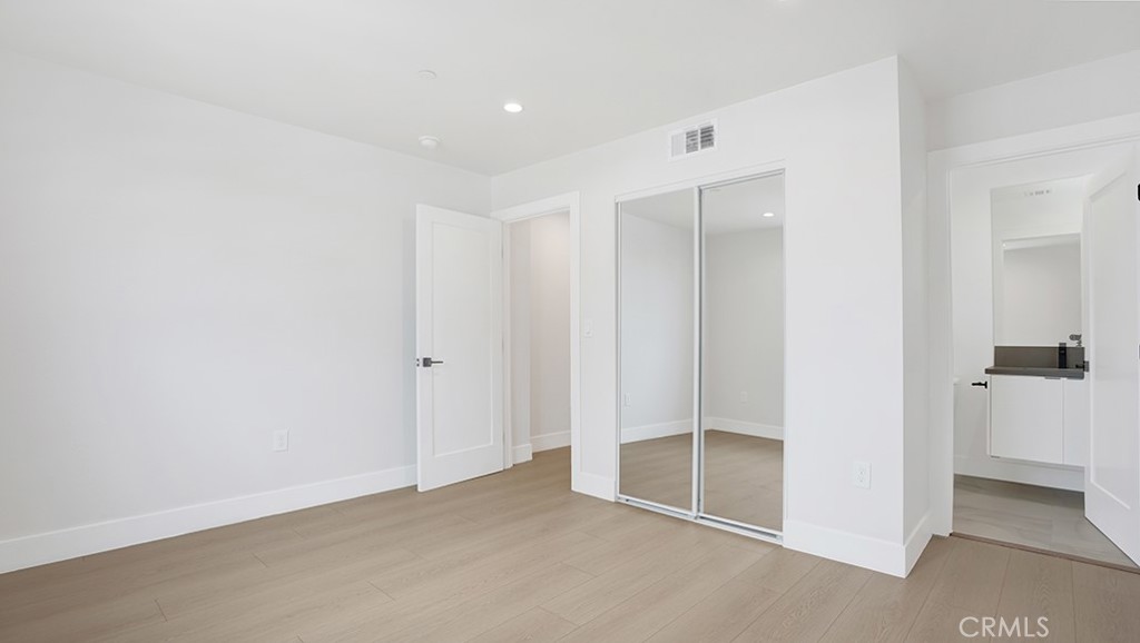 1211 N. Kingsley Drive N