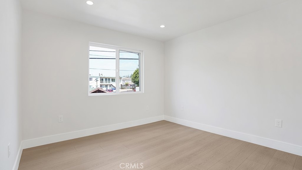 1211 N. Kingsley Drive N