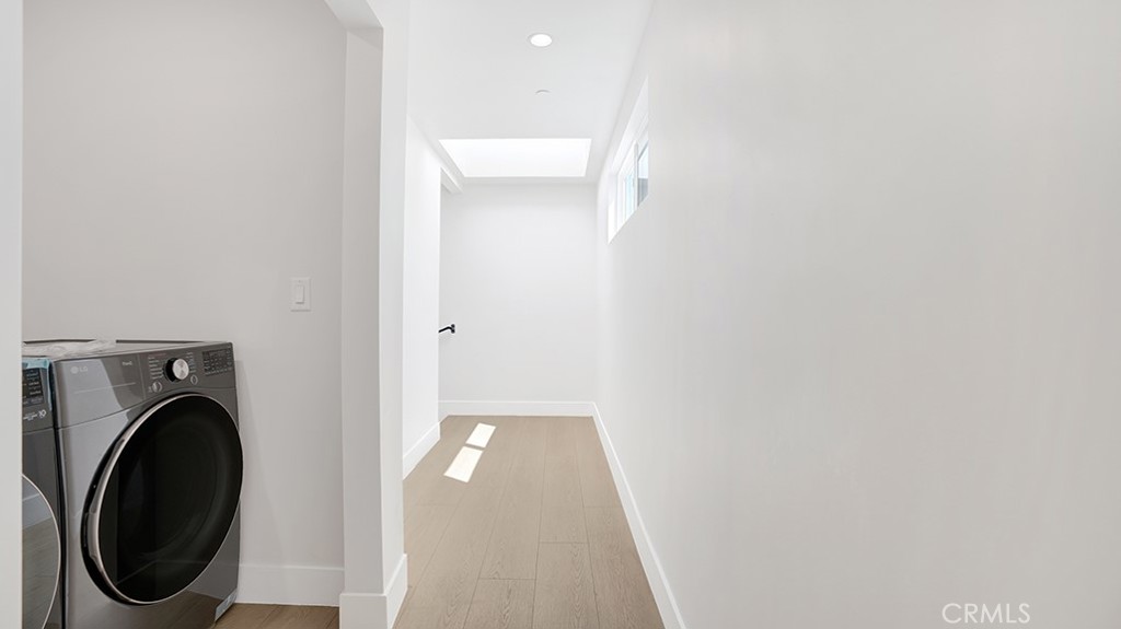 1211 N. Kingsley Drive N