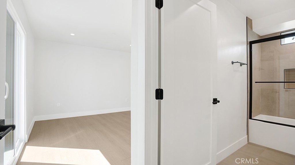 1211 N. Kingsley Drive N