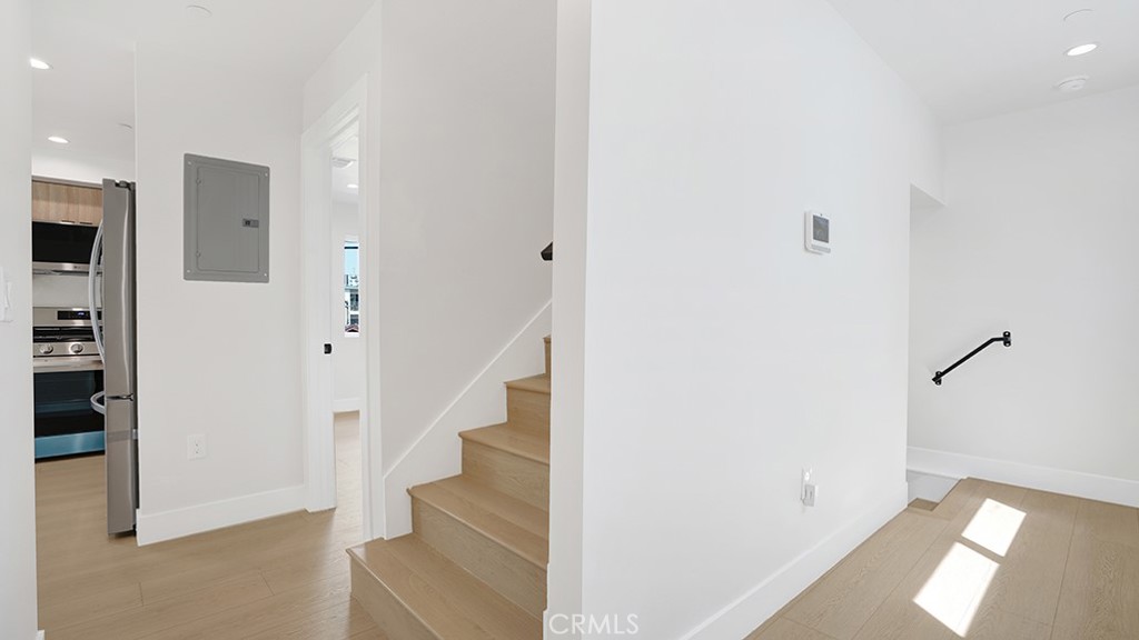 1211 N. Kingsley Drive N