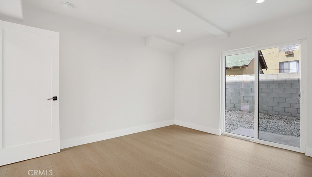 1211 N. Kingsley Drive N