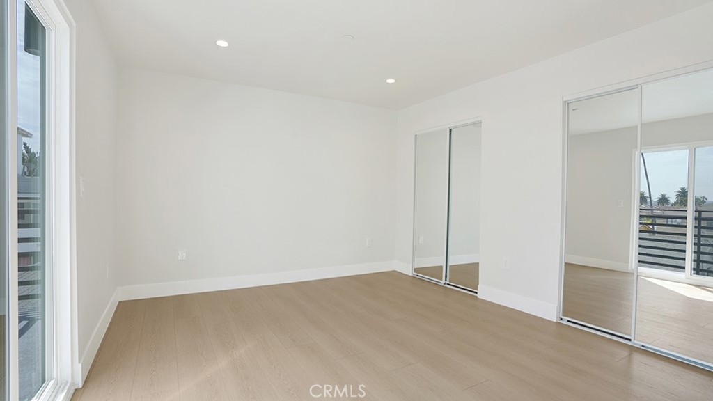 1211 N. Kingsley Drive N