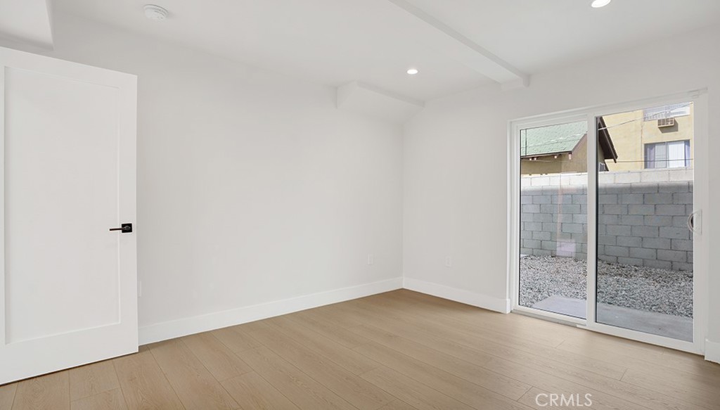 1211 N. Kingsley Drive N