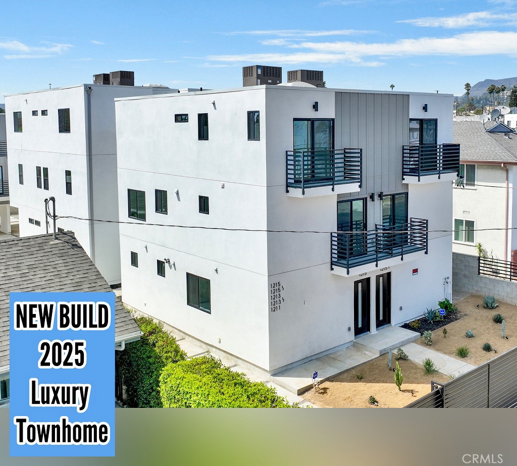 1213 N. Kingsley Drive N 1213 1/2