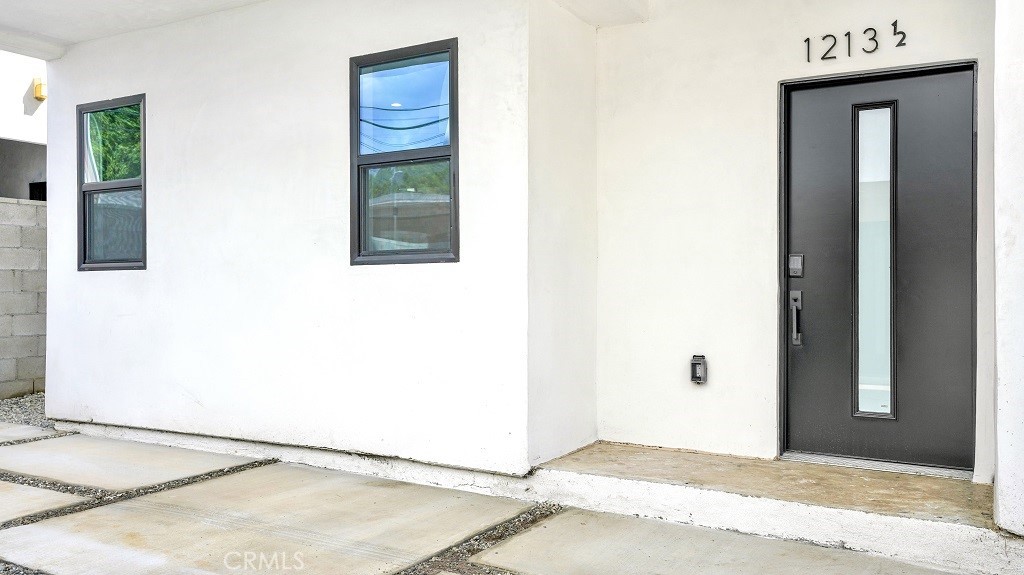 1213 N. Kingsley Drive N 1213 1/2