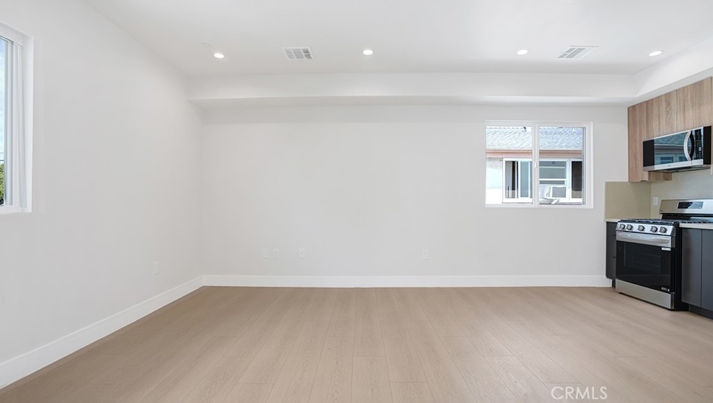 1213 N. Kingsley Drive N 1213 1/2