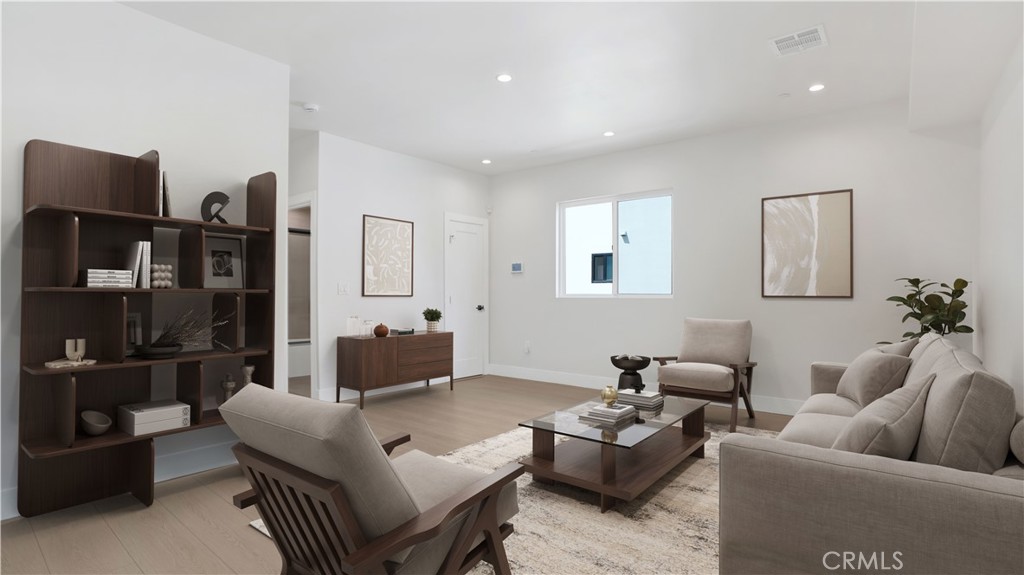 1213 N. Kingsley Drive N 1213 1/2