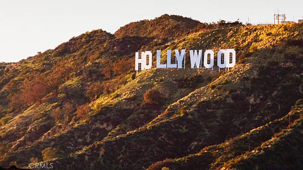 1213 N. Kingsley Drive N 1213 1/2