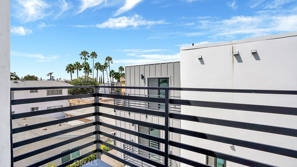 1213 N. Kingsley Drive N 1213 1/2