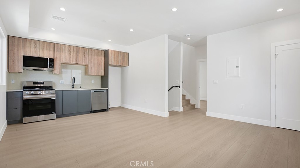 1213 N. Kingsley Drive N 1213 1/2