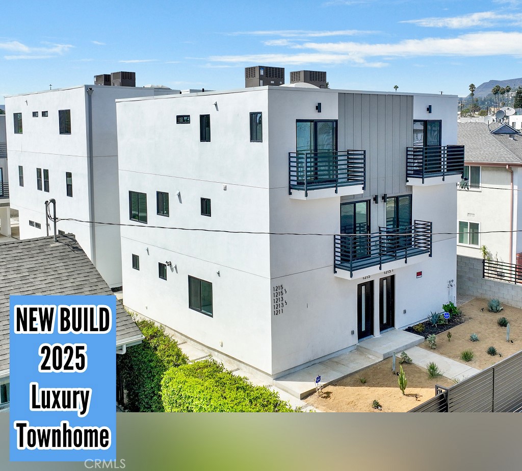 1213 N. Kingsley Drive N 1213 1/2