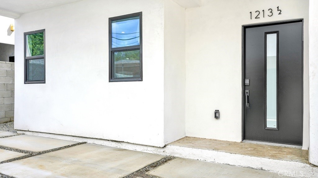 1213 N. Kingsley Drive N 1213 1/2