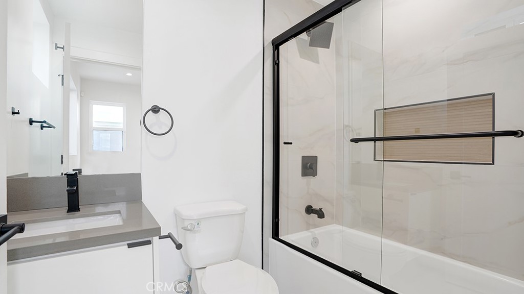 1213 N. Kingsley Drive N 1213 1/2