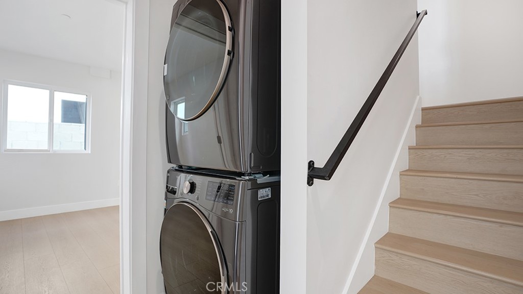 1213 N. Kingsley Drive N 1213 1/2