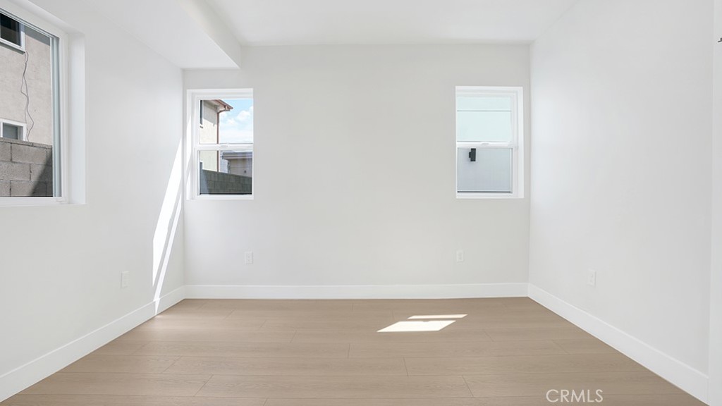 1213 N. Kingsley Drive N