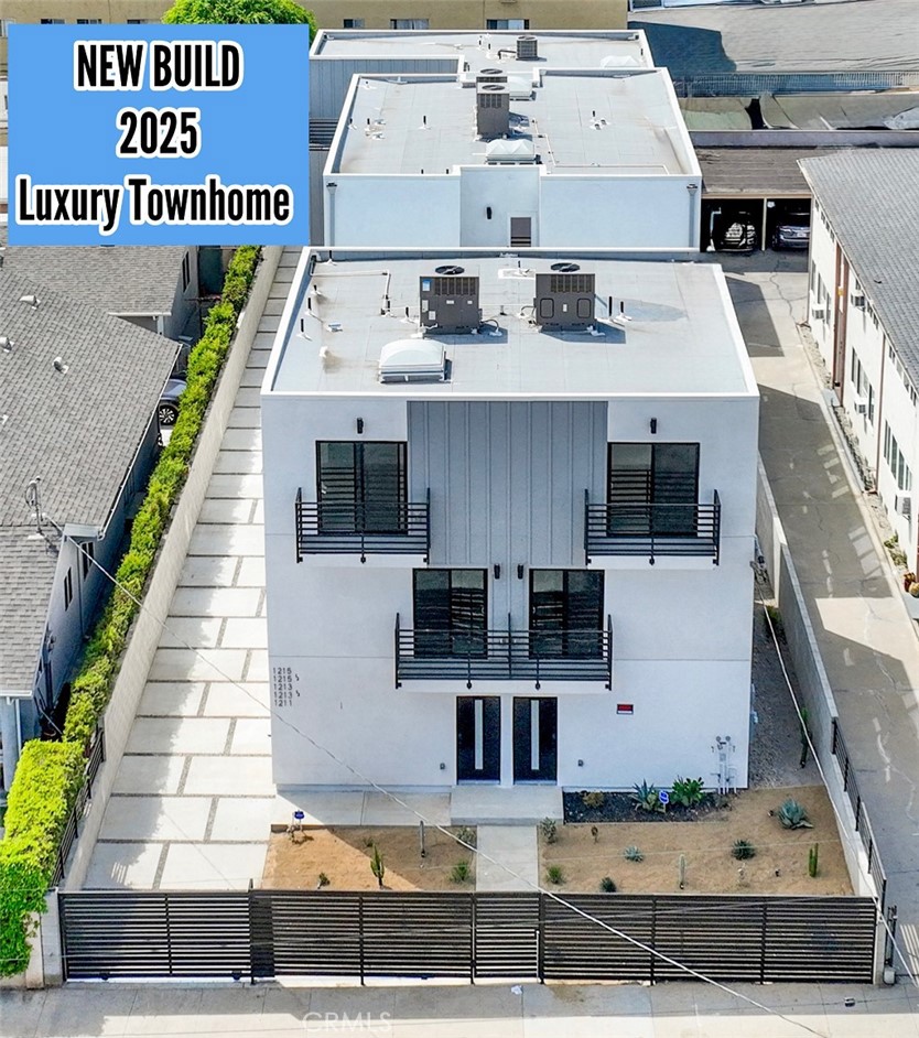 1213 N. Kingsley Drive N