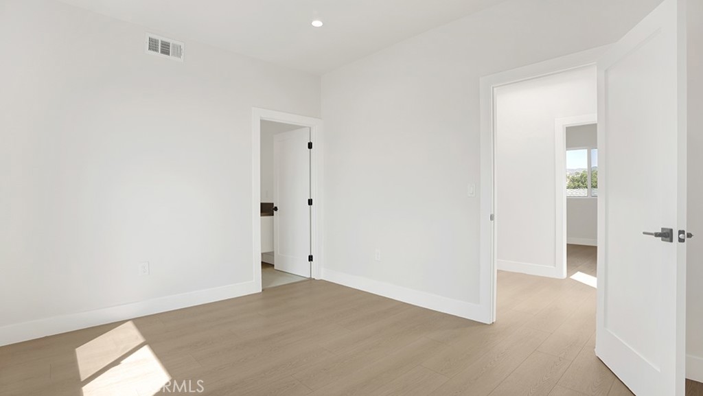 1213 N. Kingsley Drive N