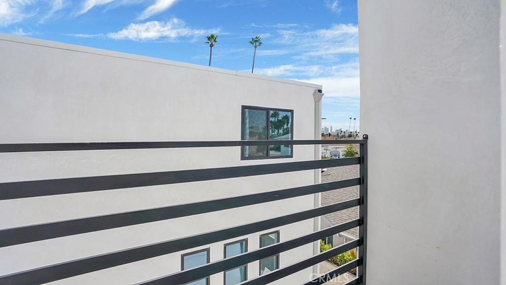 1213 N. Kingsley Drive N