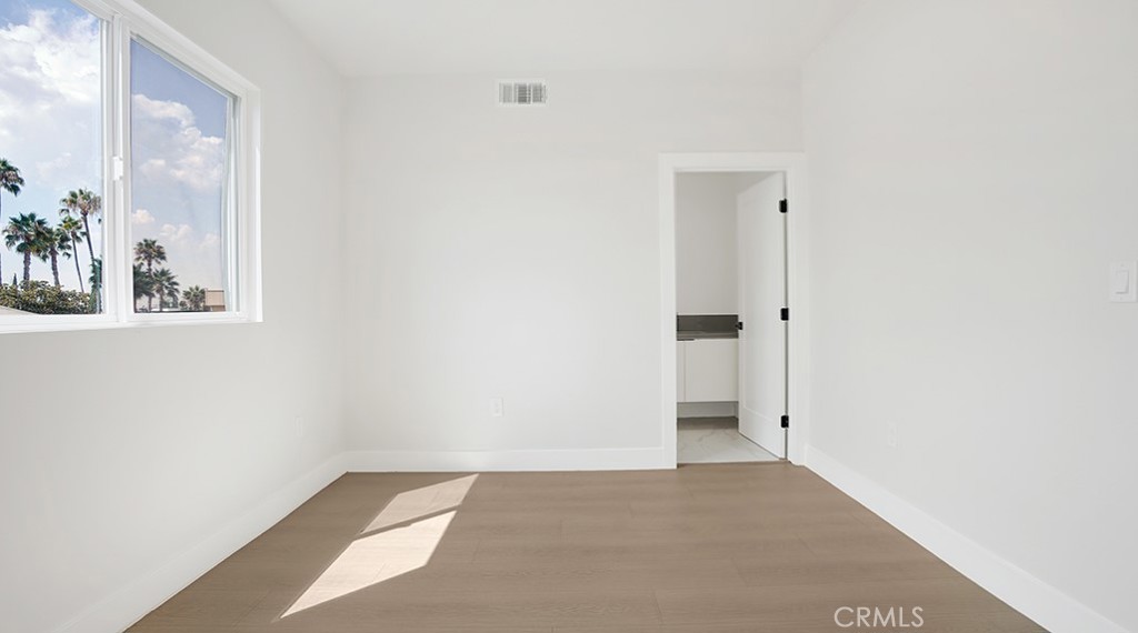 1213 N. Kingsley Drive N