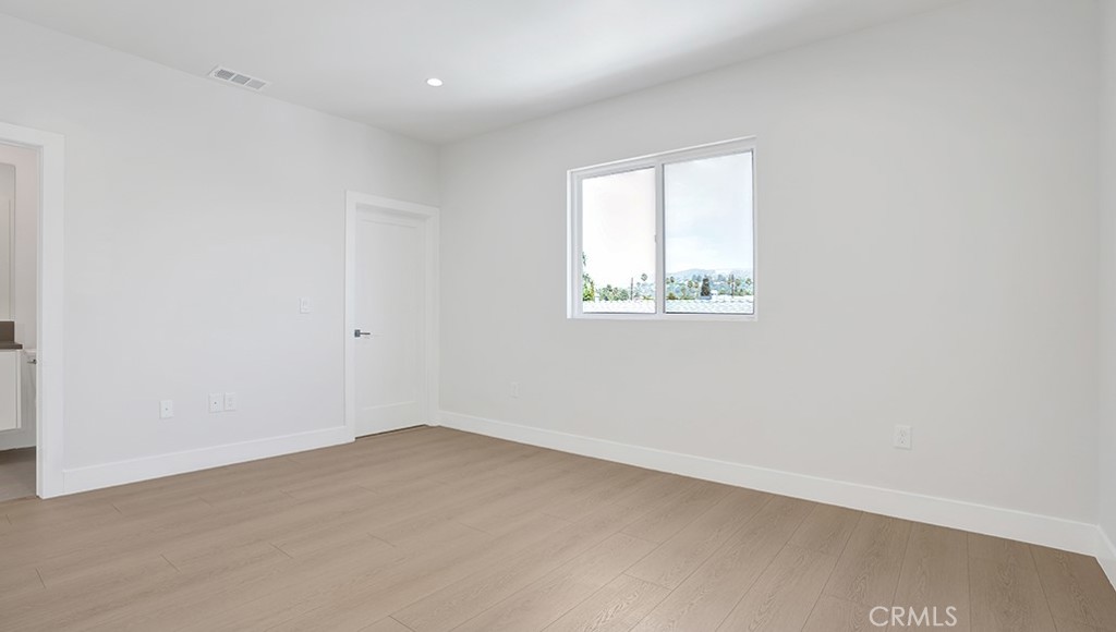 1213 N. Kingsley Drive N